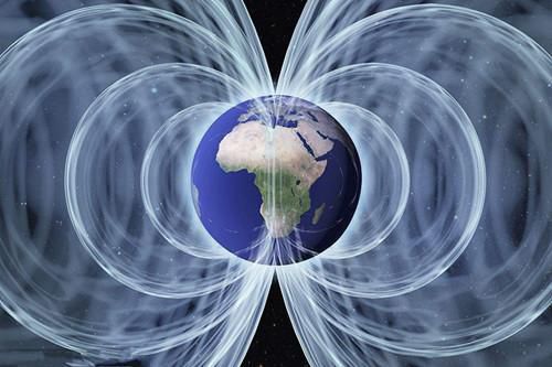 科学家研究发现地球磁场正在不断减弱，人类未来该何去何从？