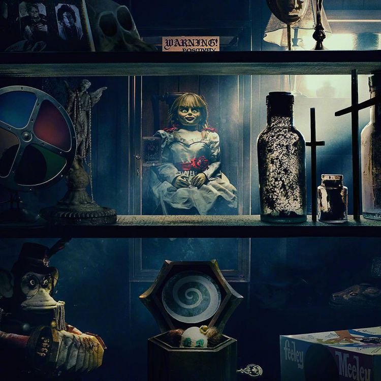 温子仁晒出1张惊悚片海报，里面的恐怖玩偶是海王的彩蛋