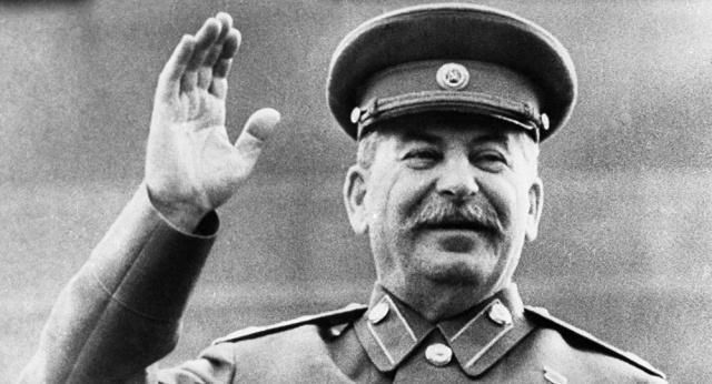 斯大林被骗了，在苏德开打前，情报机构报告：德国在防御
