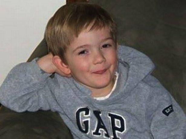 男孩失踪八年后现身街头，绑架他的母亲早已不在人世