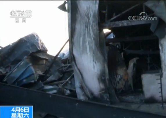 央视记者探访韩国江原道火灾现场：仍有部分明火