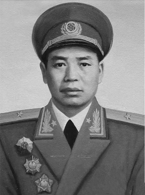 全军最年长将军辞世，37岁任副司令员