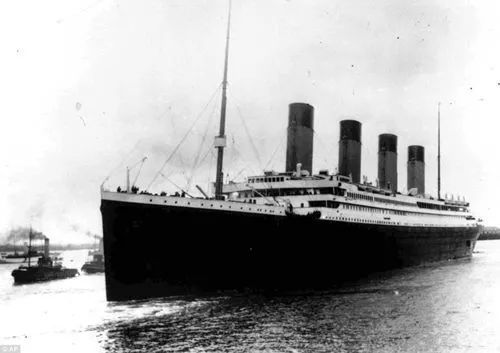 历史上的今天——1912年4月10日，泰坦尼克号开始第一次也是唯一一次航