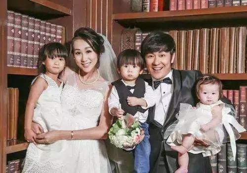 陈浩民夫妇带4个孩子拍亲子照，蒋丽莎曾因多次剖腹产惹人同情