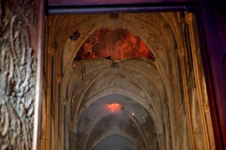 巴黎圣母院大火已灭，但失去的历史难回