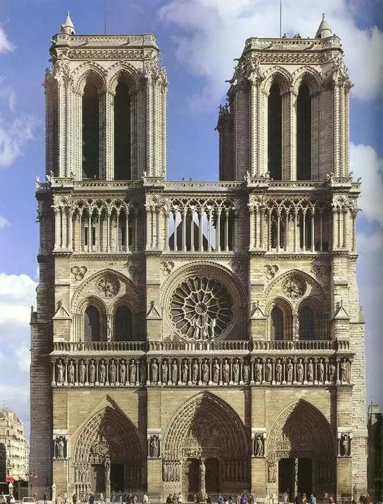 突发大火的巴黎圣母院，有着怎样的辉煌历史让世人为之“心碎”