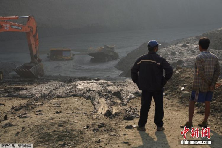 缅甸一矿区发生滑坡数十人失联