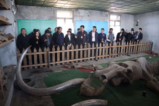 哈尔滨巴彦县委书记何宪光在黑龙江北方民俗博物馆宣讲巴彦历史和民俗