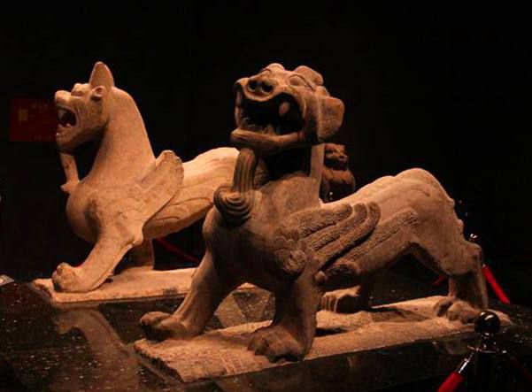 西晋大将刘宝墓中出土“诡异”的青瓷俑，专家说：它的名字有点怪
