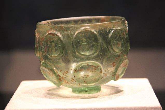宁夏固原北周墓出土玻璃碗，专家说：它是来自波斯的“神”货