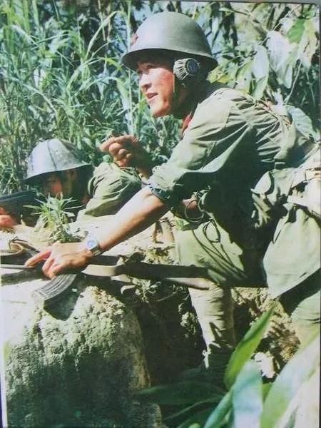 解放军2个连比赛攻击速度，攻占2个高地歼灭越军221人