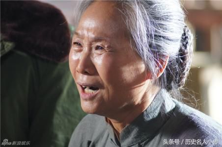 中国头号悍匪：枪杀35人，不愿母亲面前杀人，乖乖投降自首