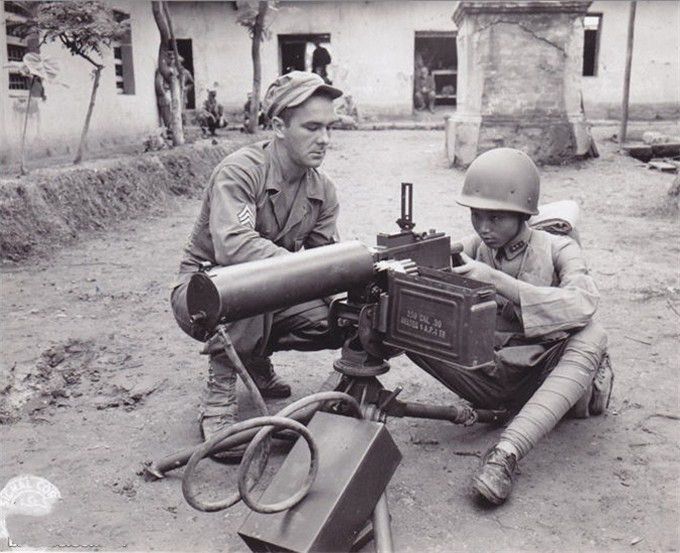 一个美国摄影师拍摄的抗战中缅印战场，今天他说“那是我一生的荣耀”