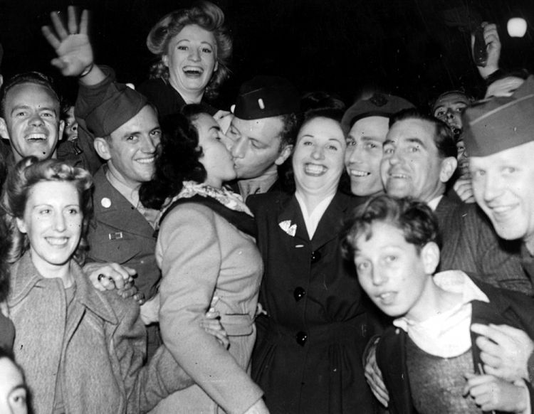 二战时，百万美国大兵勾引英国女人，让英国男人忍无可忍