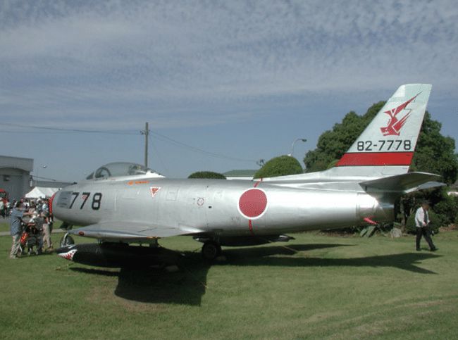 日本满载二战士兵后代的客机，被战斗机撞毁，肇事者却无罪释放