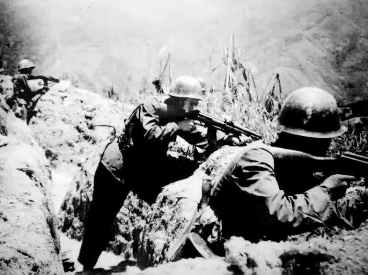 35年前的今天：十五勇士血染老山面对越军加强营死战不退