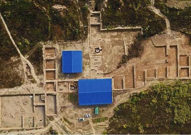 西安一工地发现2000座古墓，难倒考古队：必须躺着和尸骨面对面挖