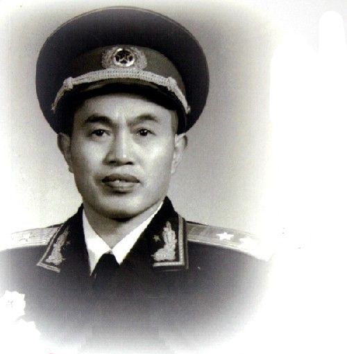 评军衔，毛泽东对此人破例批示：“皮有功，少晋中”