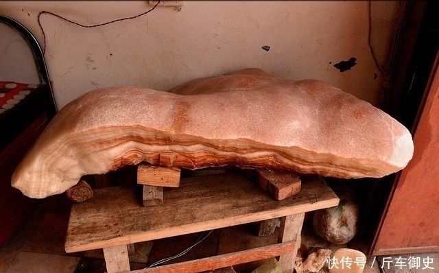 六旬老汉山上采药,意外挖出半头“猪肉”,有人愿高价回收却遭拒