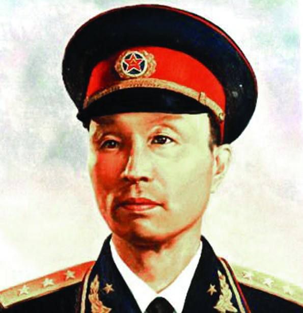 若没有总理的这次关心，张爱萍就可能不在军队，更不可能成国防部长！