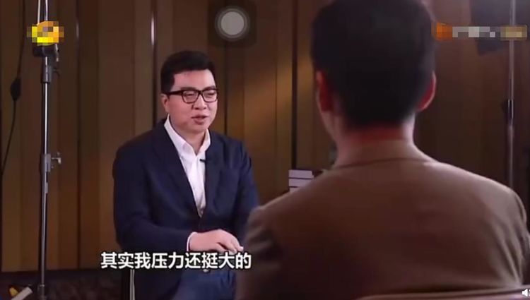 《烈火英雄》导演透露黄晓明baby婚姻状况：她很担心晓明的安全