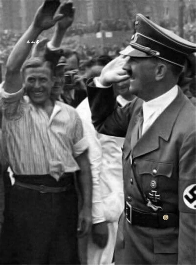 直击二战时期希特勒的罕见老照片：疯狂野心带领第三帝国走向深渊