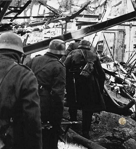 斯大林格勒战役有多惨烈？看看这些真实老照片，苏德之间的生死战