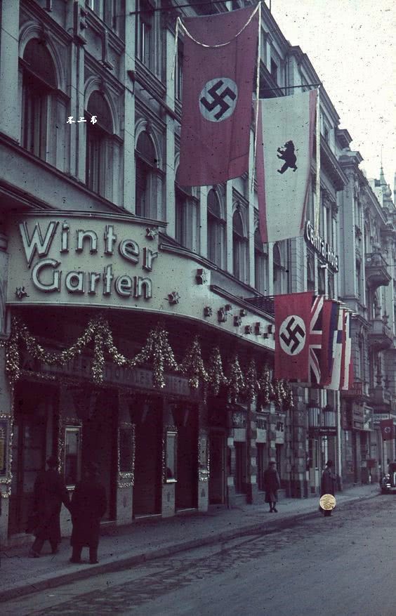 第三帝国时期的彩色老照片：看看二战前夕纳粹德国繁华下的疯狂