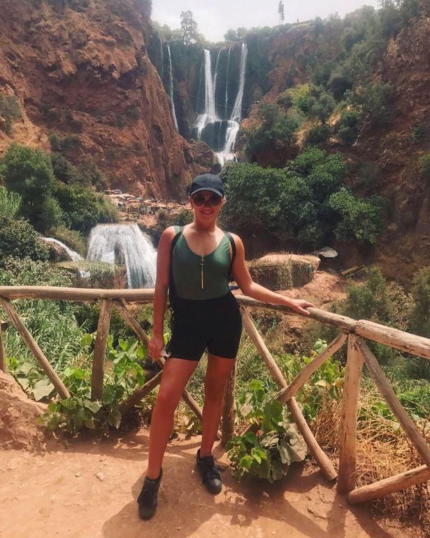 英国女子摩洛哥酒店当舞者，身材”太胖“被辞退，回程机票自己掏