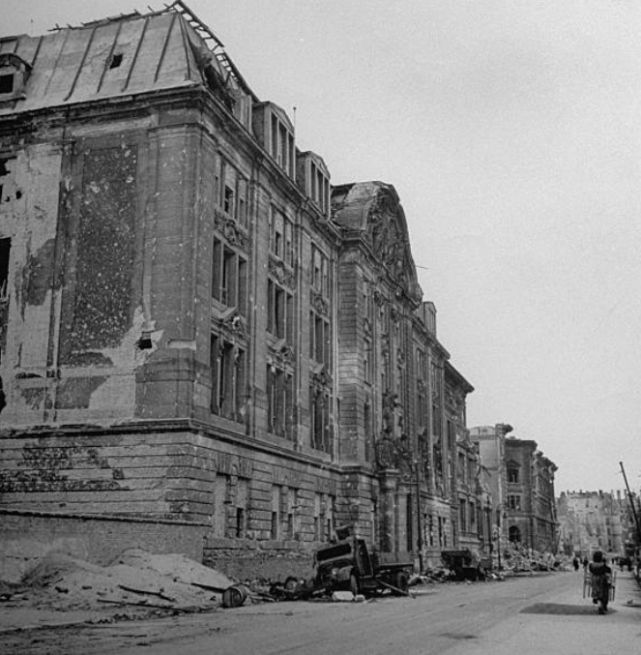 直击柏林战役后的真实老照片：看看纳粹德国败亡之时的惨状