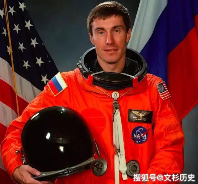 最后一个苏联人：出发前是苏联宇航员，回到地球后祖国已解体