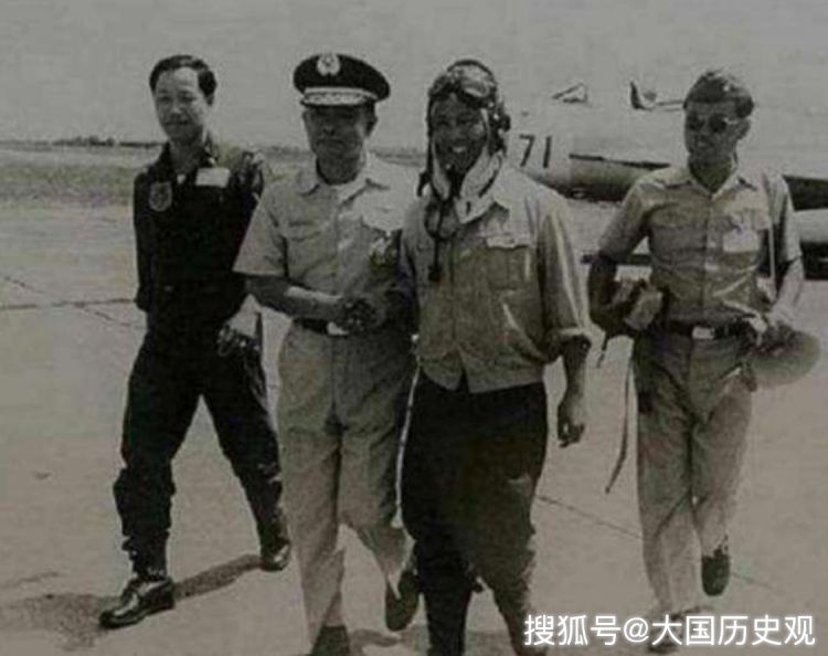 他劫持飞机到中国避难，在中国坐了8年牢，出狱后却发现祖国没了