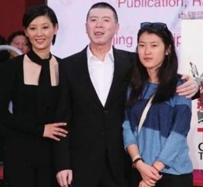 低调星二代冯思羽：爸爸是著名导演，唇腭裂也挡不住她的精彩人生