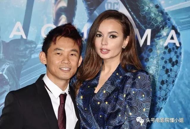 拯救DC的华裔导演结婚：1.61米身高征服高个美女，证婚人是狗