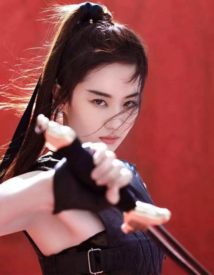 32岁的刘亦菲入选“好莱坞新星”，她能否凭《花木兰》完美翻身？