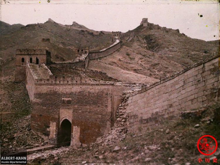 彩色老照片：100多年前的八达岭长城，年久失修不如今天壮观