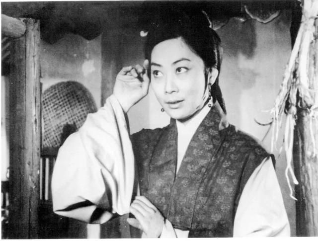 37年从未缺席金鸡百花电影节，卢燕才是华人之光