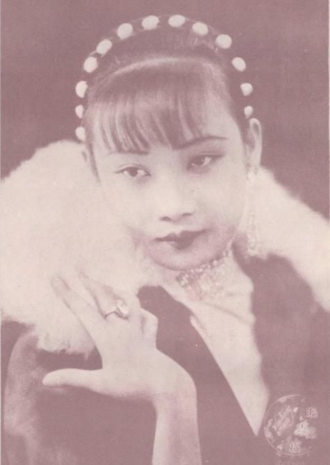 老照片：美国华裔女星，曾被国人误解，抗战中彻底扭转形象
