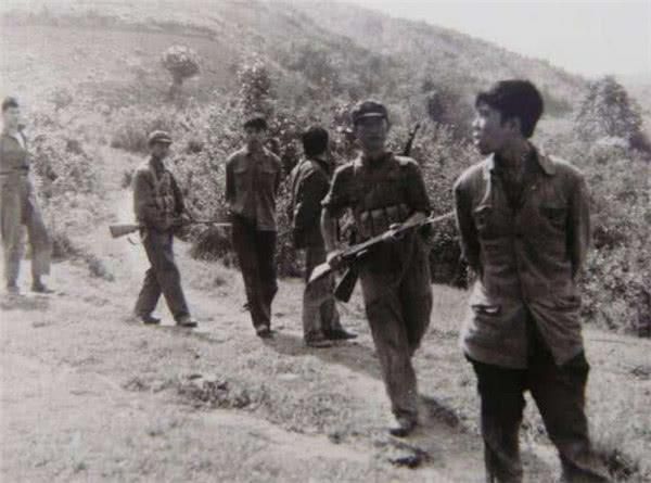 对越反击战，被俘的越军男女士兵，讲述自己的战争遭遇