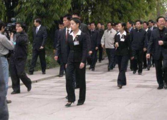 中国第一女保镖，身穿8斤防弹衣保护13国元首，退役后年入数亿