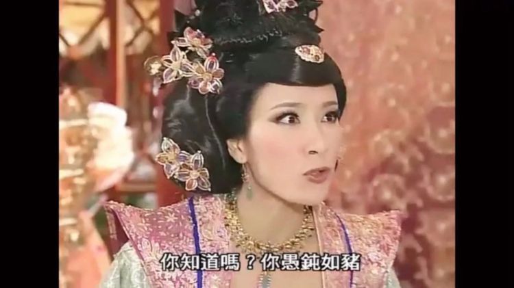 40岁杨怡怀孕6个月，嫁小5岁二线男星4年，小老公曾家暴前女友