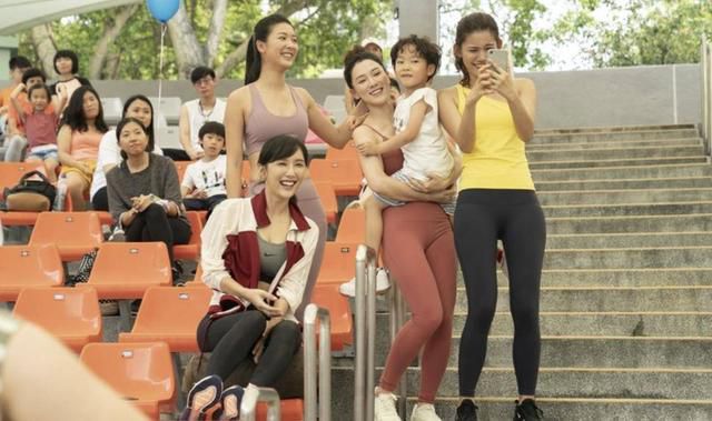 香港女演员新戏饰演孕妇增肥20磅牺牲身材直言望其成为代表作