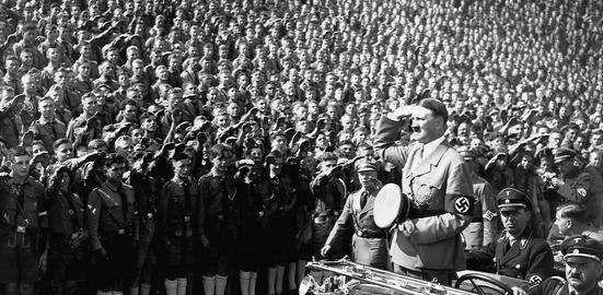 1923年希特勒险些被刺杀，得知刺杀他的人后，希特勒既震惊又后怕