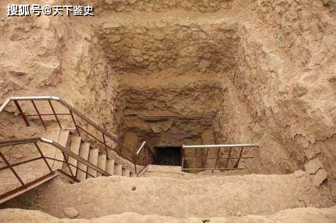 青海出土“九层妖楼”，拔地而起33米，考古专家进去不久慌忙撤出