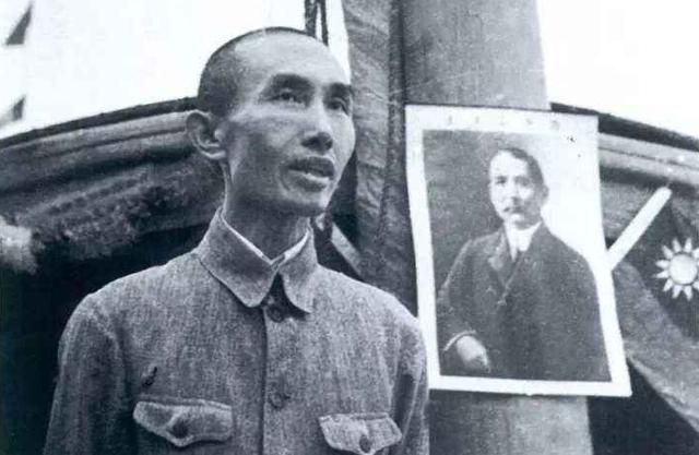 白手起家的知识分子，抗战中做出巨大贡献，被誉为“中国船王”
