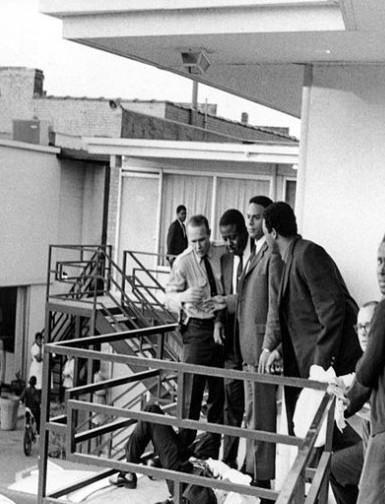黑人民权运动领袖马丁•路德•金被害的凶手到底是谁？