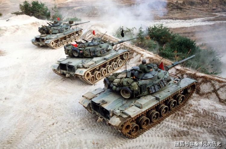 老照片80年代驻韩美军先进的M60主战坦克