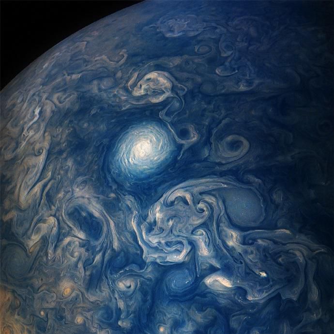 NASA发布超清晰木星照片，唯美缥缈似梵高名画《星空》