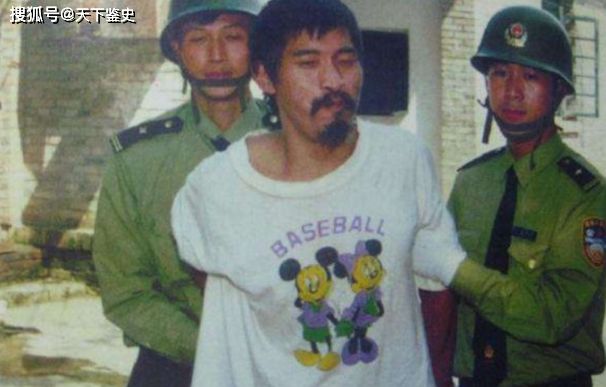 中国90年代“著名”悍匪：37名特警将其包围，11人被击伤5人牺牲