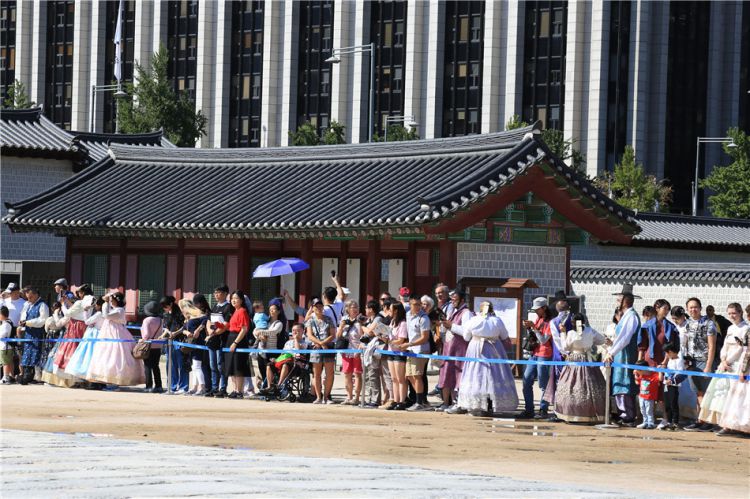 韩国首尔：景福宫，观北京故宫（明）卫士换岗仪式